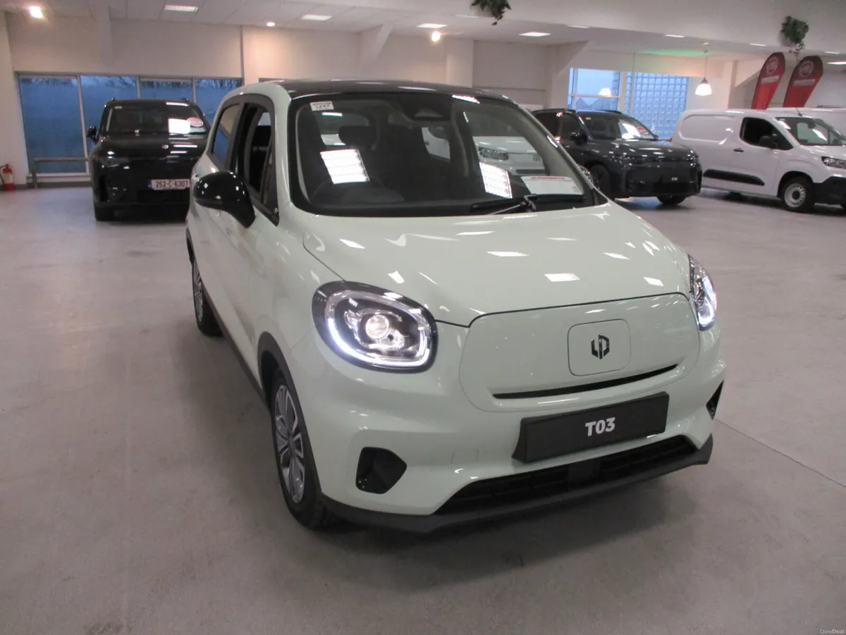 LEAPMOTOR T-03 DESIGN 5DR 2026 - Image 2