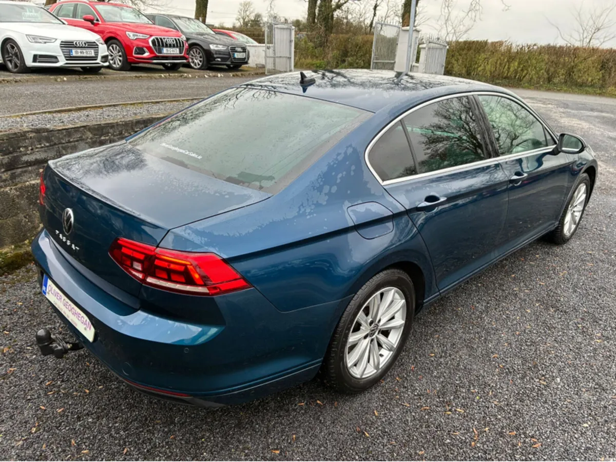 Volkswagen Passat BUSINESS 2.0 TDI AUTO (CAMERA) - Image 2