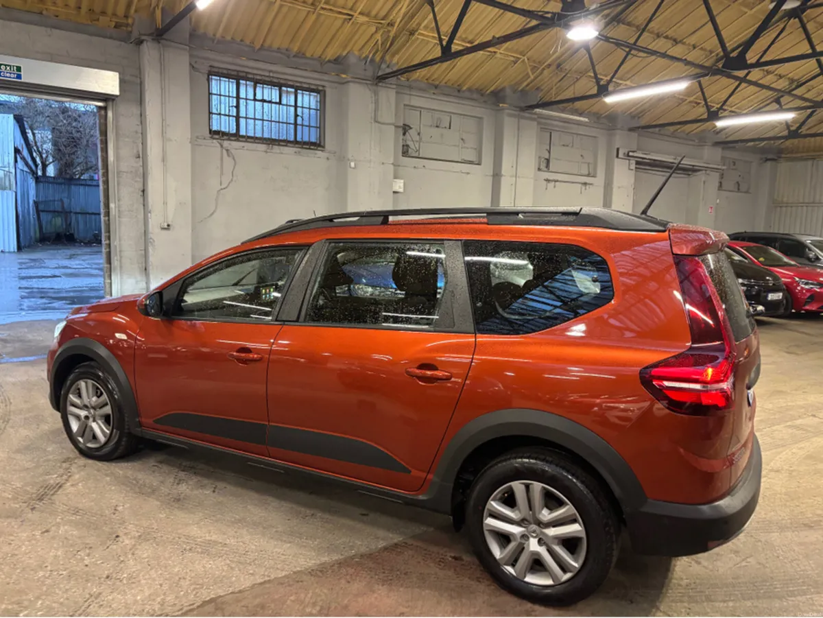 Dacia Jogger COMFORT TCE 110 5DR 7 Seater - Image 4