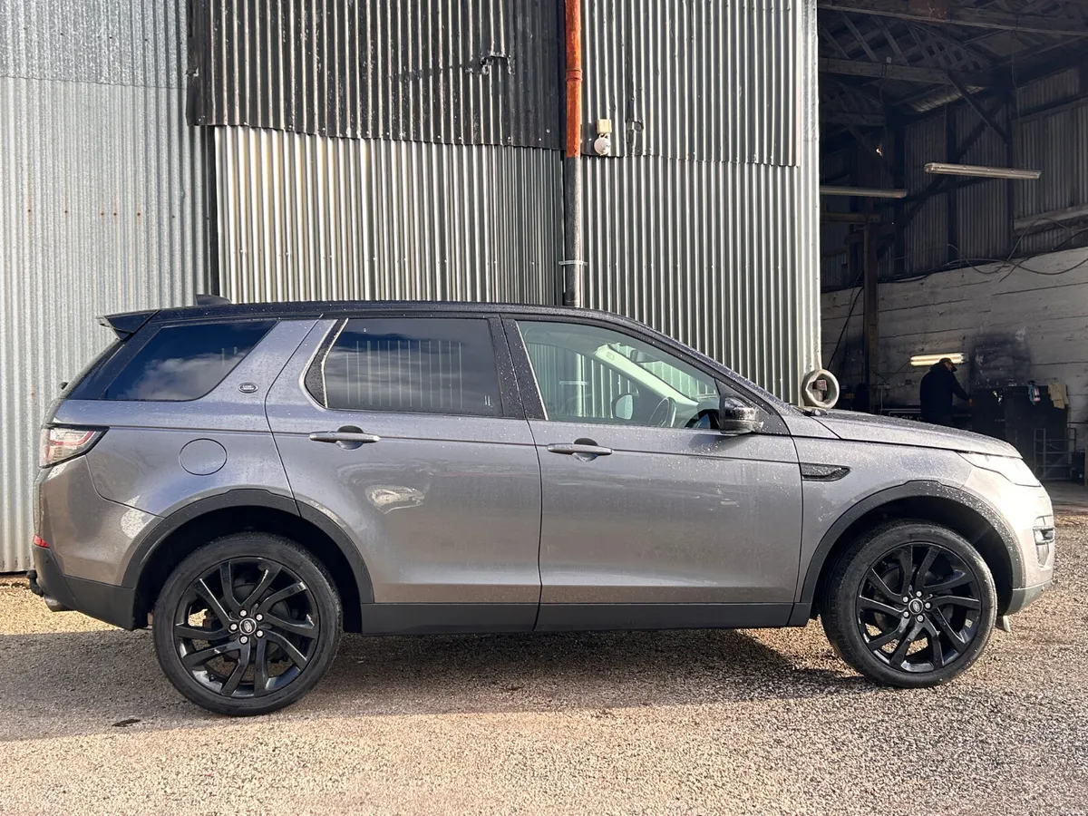 Land Rover Discovery Sport 2017 7 seater - Image 3