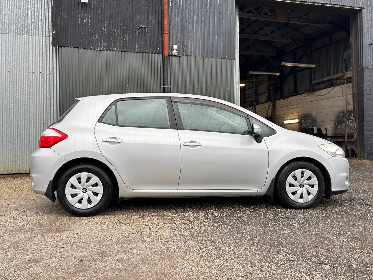 Toyota Auris 2012 1.4 diesel - Image 3