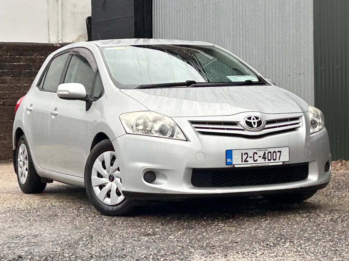 Toyota Auris 2012 1.4 diesel - Image 1