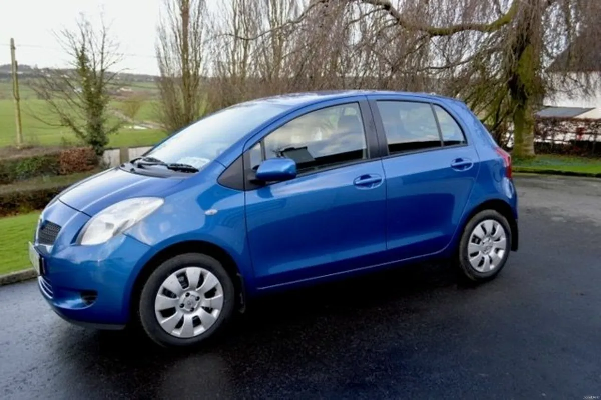 Toyota Yaris 2009 - Image 2