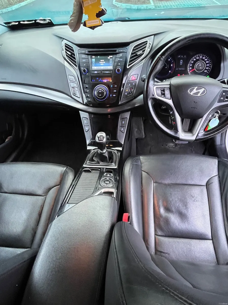 Hyundai i40 2015 //EXECUTIVE//LUXURY TRIM - Image 4