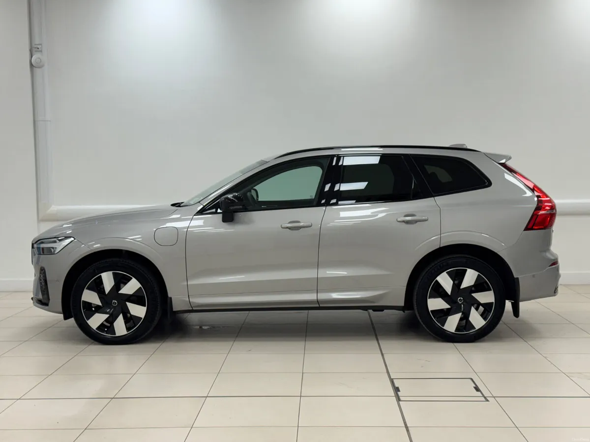 Volvo XC60 2025 T6 - Image 3