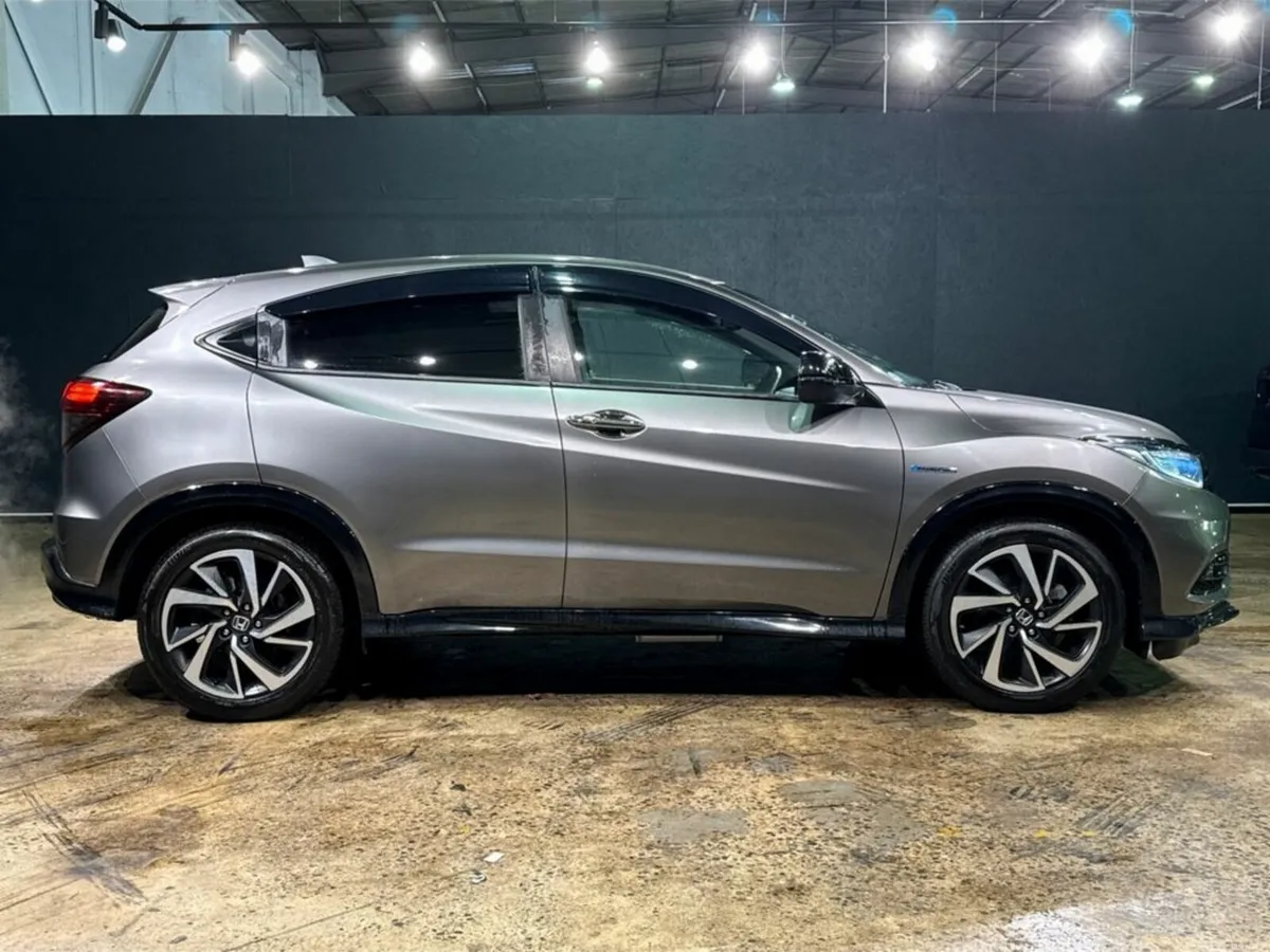 Honda Vezel 1.5 AUTOMATIC HYBRID - Image 3