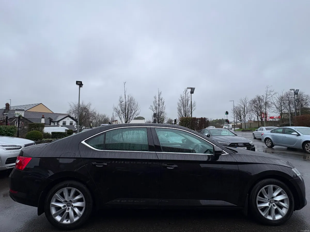 Skoda Superb AMB 2.0tdi 150HP - Image 4