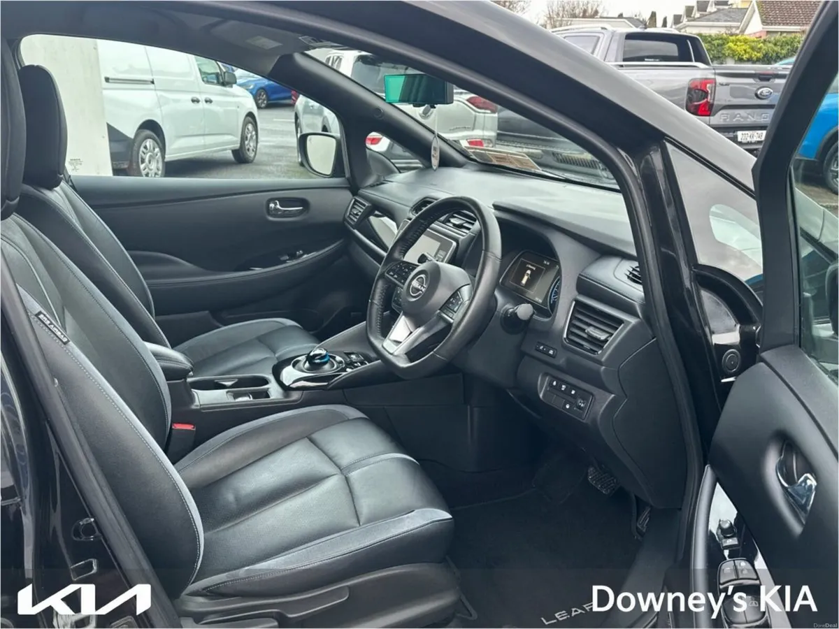 Nissan Leaf 40 kWh  SVE - Image 2