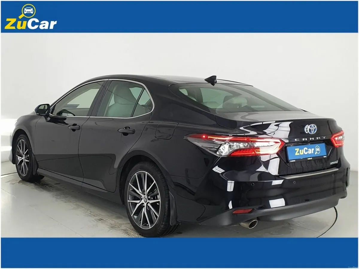 Toyota Camry #28 2.5 Camry Hybrid Platinum Edition - Image 4
