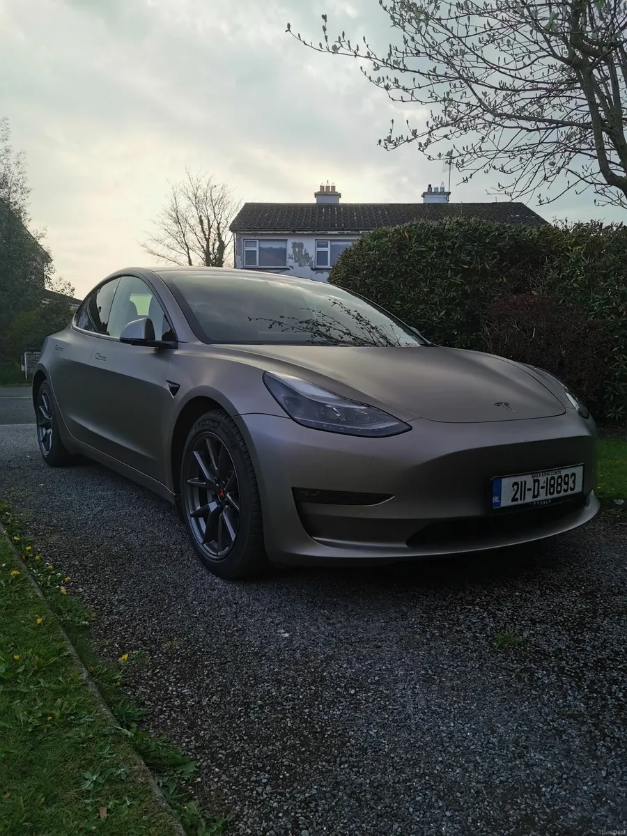 Tesla Model 3 2021 (Heat pump) - Image 4