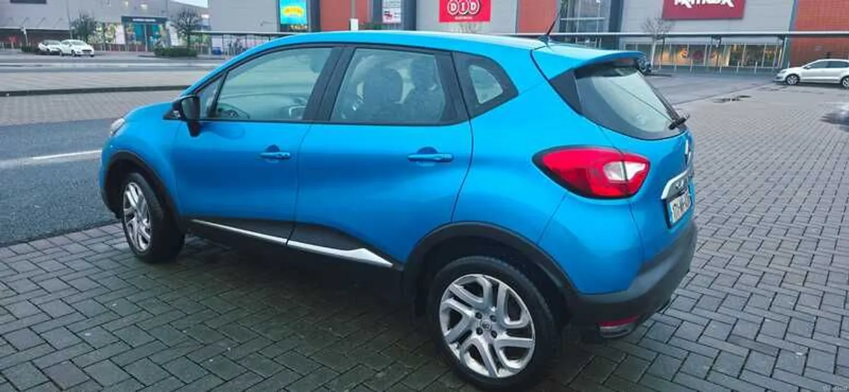 2017 Renault Captur - Image 1