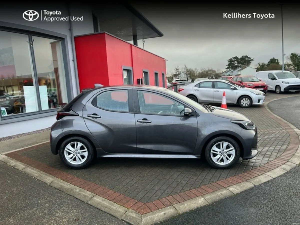 Toyota Yaris YARIS 1.0 LUNA - Image 3