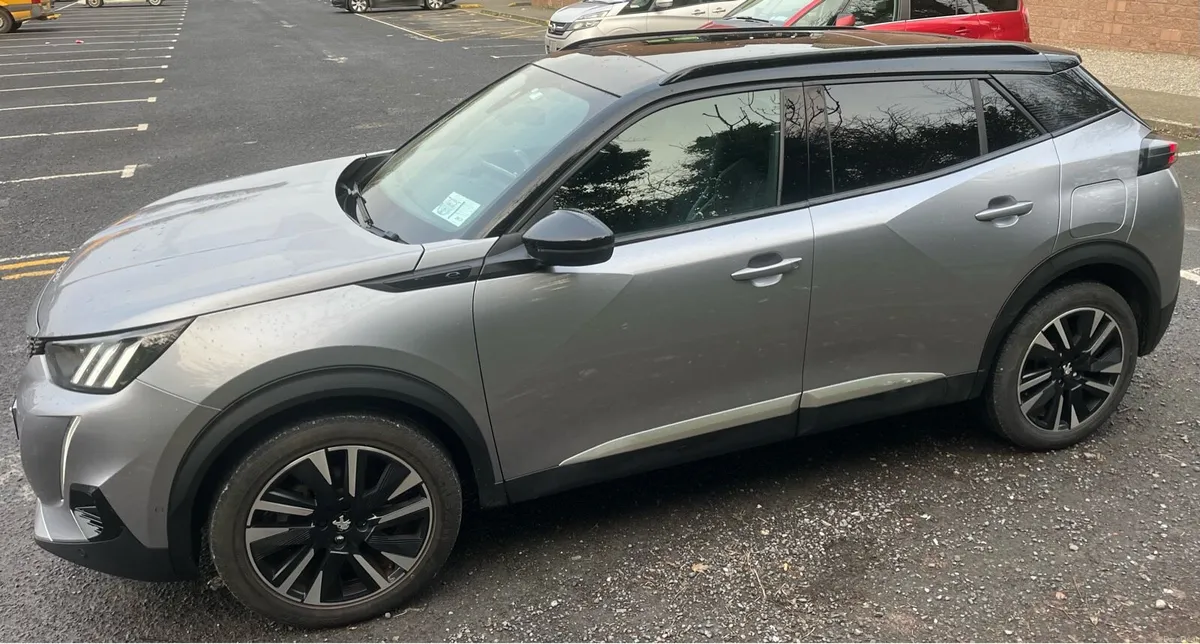 Peugeot e2008 GT line - Image 2