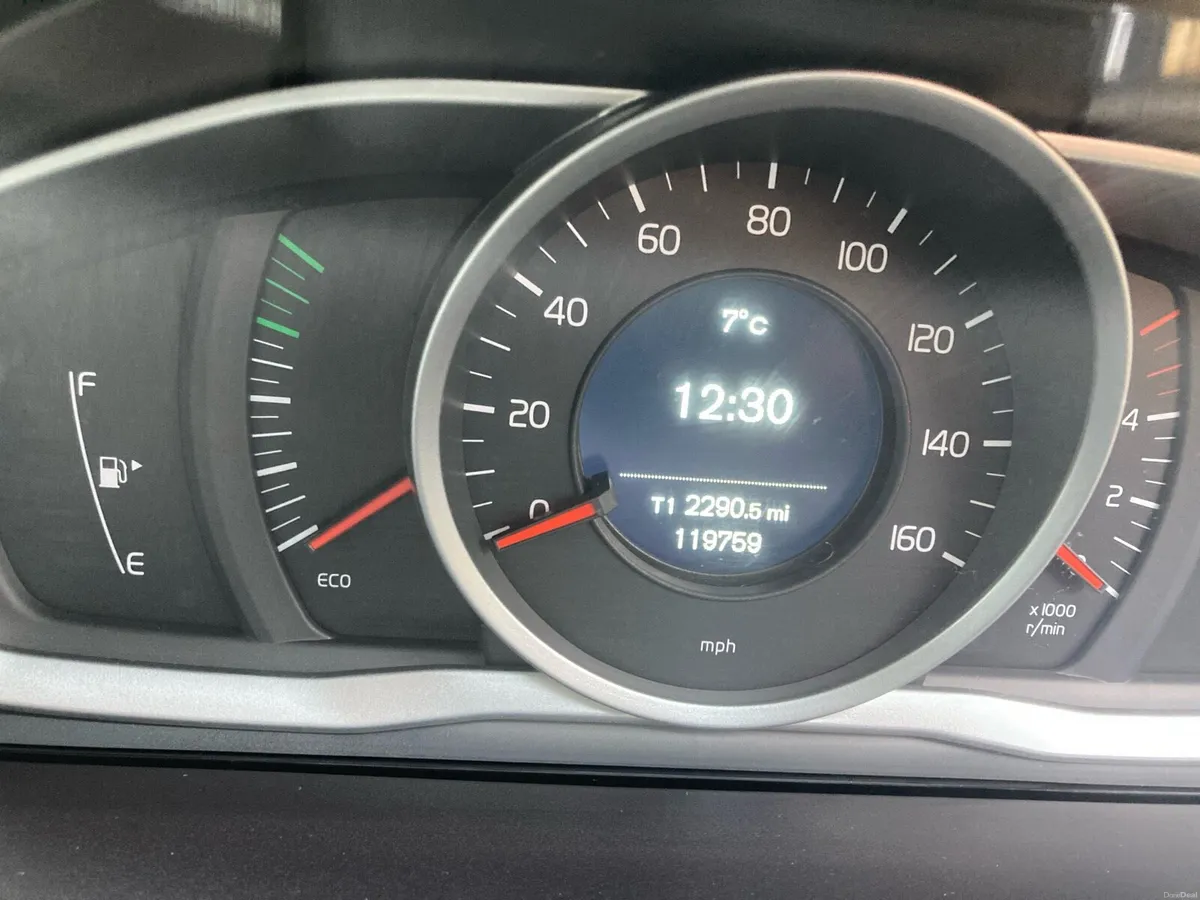 2016 VOLVO XC60 2.0 D4 NAV 190BHP - Image 4