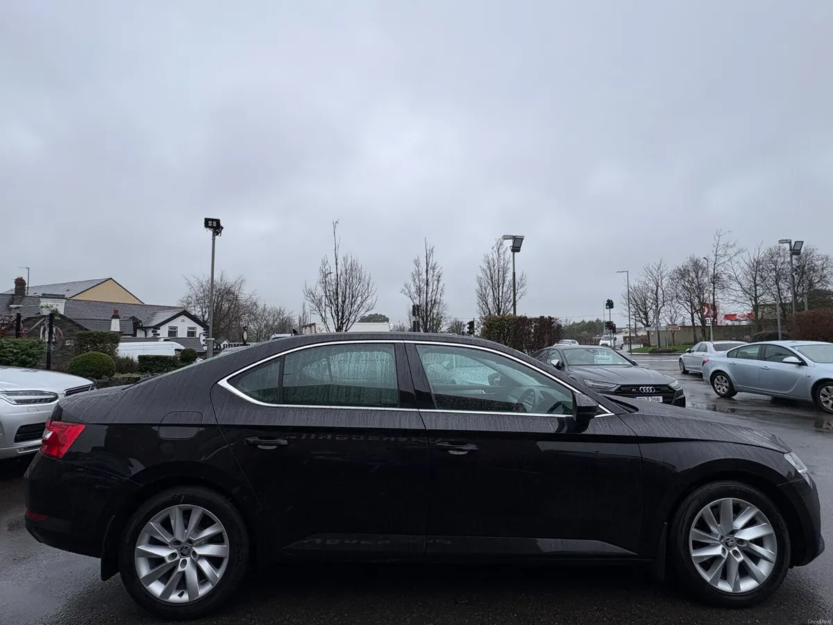 201 Skoda Superb Ambtion 2.0 Diesel - Image 4