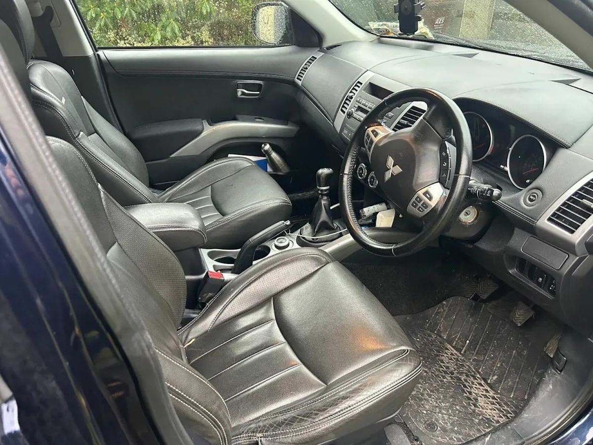 Mitsubishi Outlander 2012 - Image 3