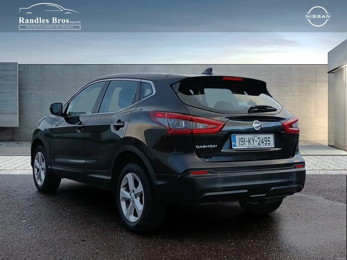 Nissan Qashqai 1.5 DSL SV Safety Pack - Image 2