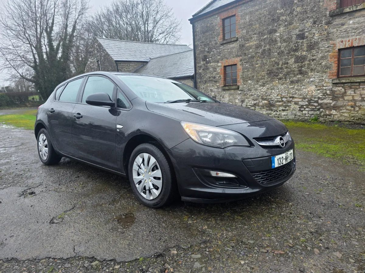 Opel Astra 1.4 petrol ( NEW NCT and taxed )!! - Image 1