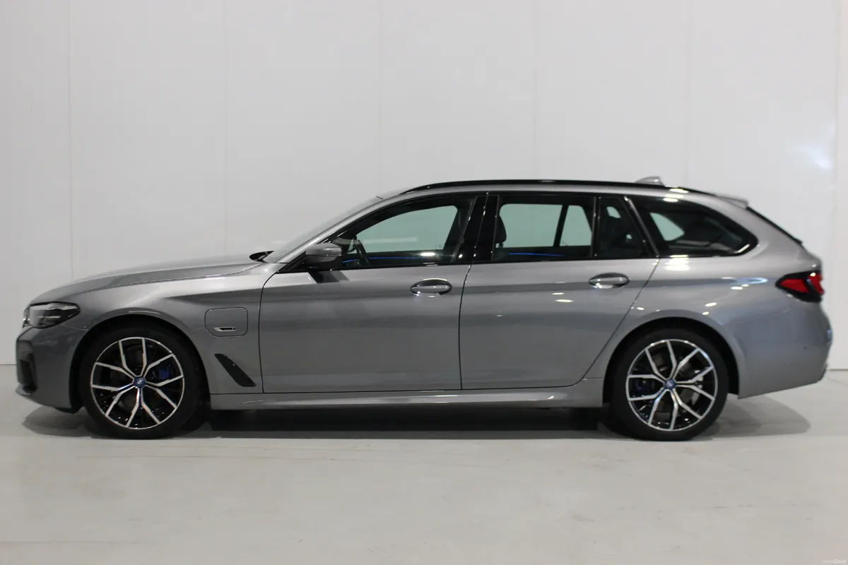 BMW 5-Series 2022 530E MSPORT ESTATE - Image 4