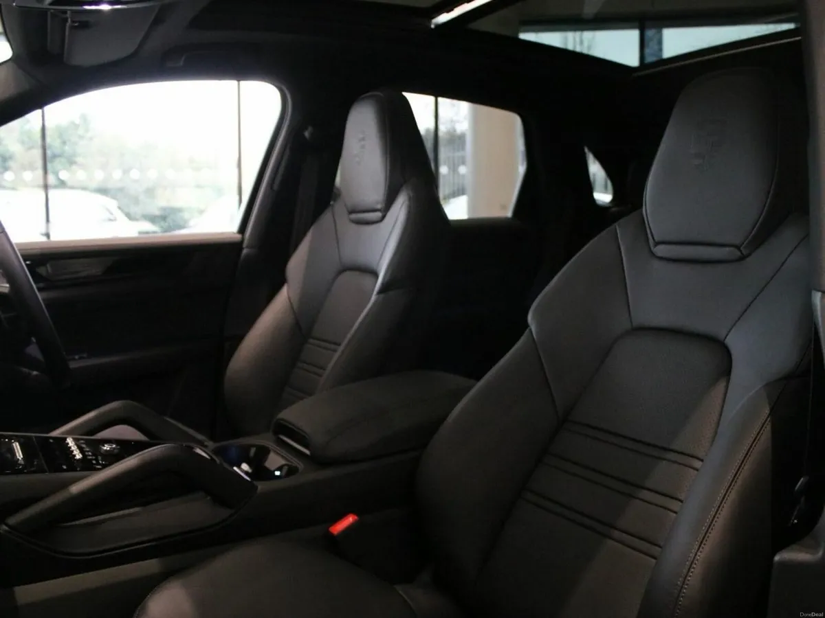 Porsche Cayenne E-Hybrid Black Edition - Image 1