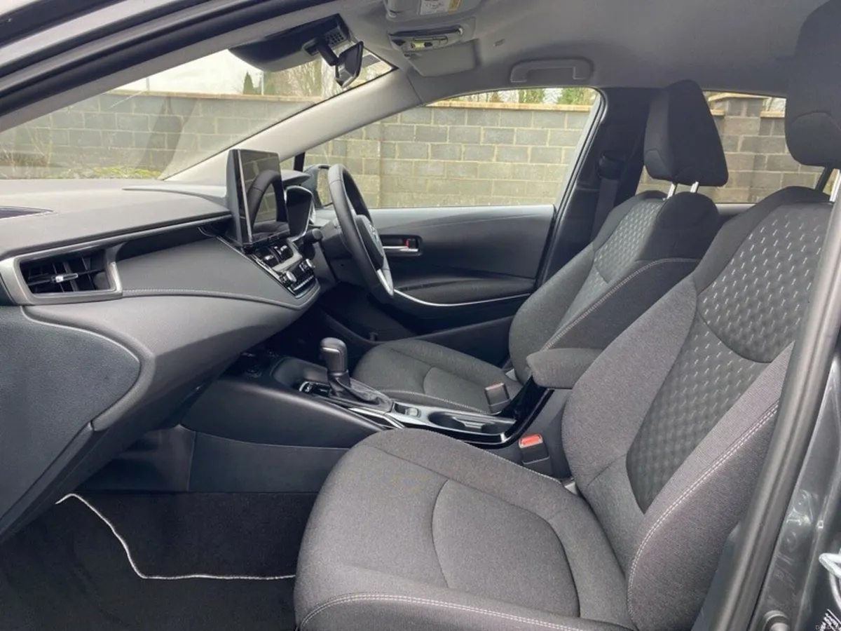Toyota Corolla LUNA SPORT SALOON - Image 6