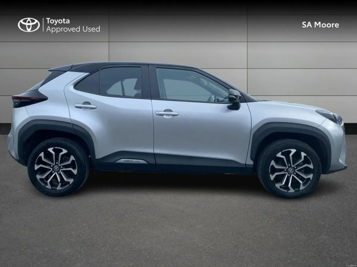 Toyota Yaris Cross LUNA SPORT - Image 3