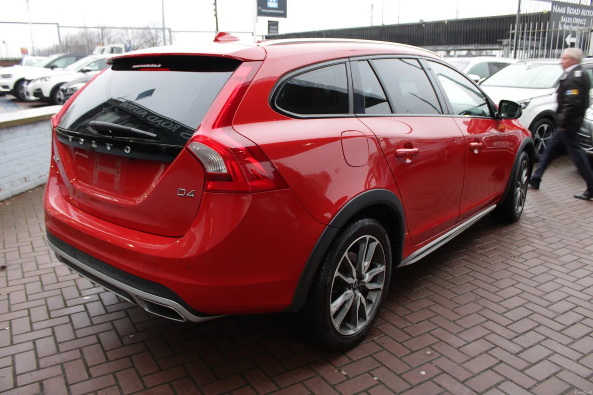 2.0D4 CROSS COUNTRY EDITION 5DR ESTATE AUTO // BUY - Image 4