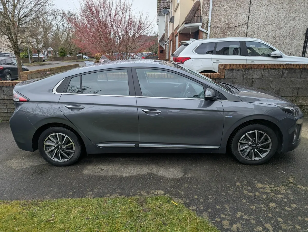 2020 (202) HYUNDAI IONIQ PREMIUM ELECTRIC 38.3KWH - Image 2