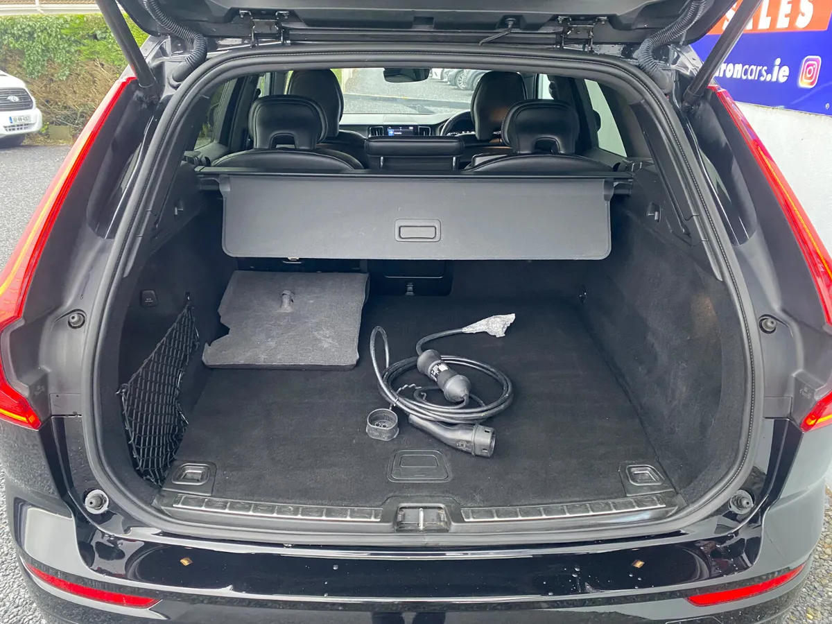 2021 VOLVO XC60 2.0 R-DESIGN T6 RCHARG 337BHP AUTO - Image 5