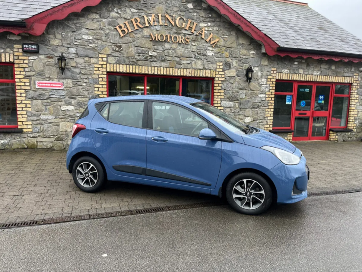 Hyundai i10 DELUXE 4DR AUTOMATIC - Image 3