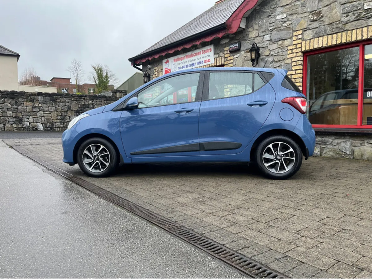 Hyundai i10 DELUXE 4DR AUTOMATIC - Image 4