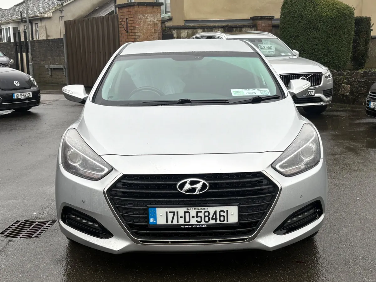 171 Hyundai i40 Executive 1.7 Diesel - Image 2