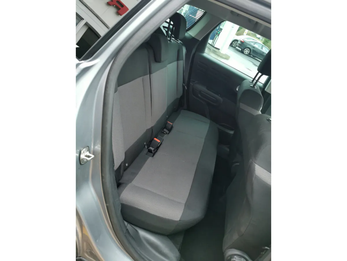 Citroen C3 Aircross PLUS PURETECH 110 - Image 2