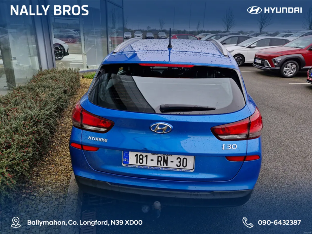 Hyundai i30 I 30 TOURER DELUXE 5DR - Image 2
