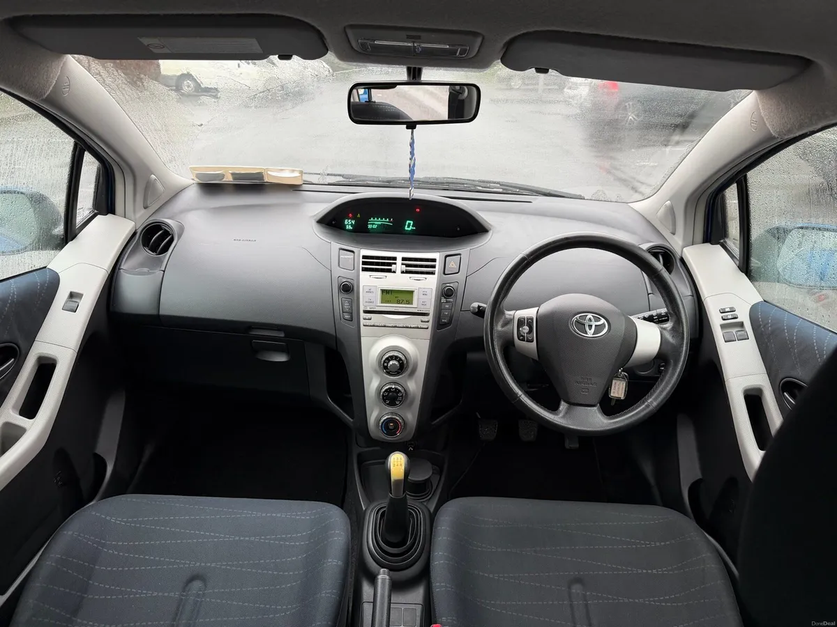 Toyota Yaris 1.3 petrol - Image 2