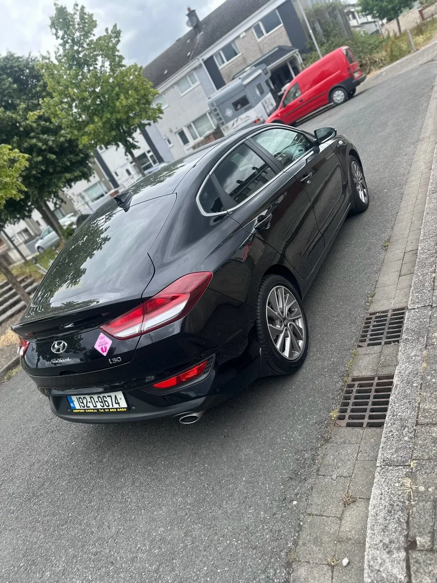 Hyundai i30 fastback - Image 2
