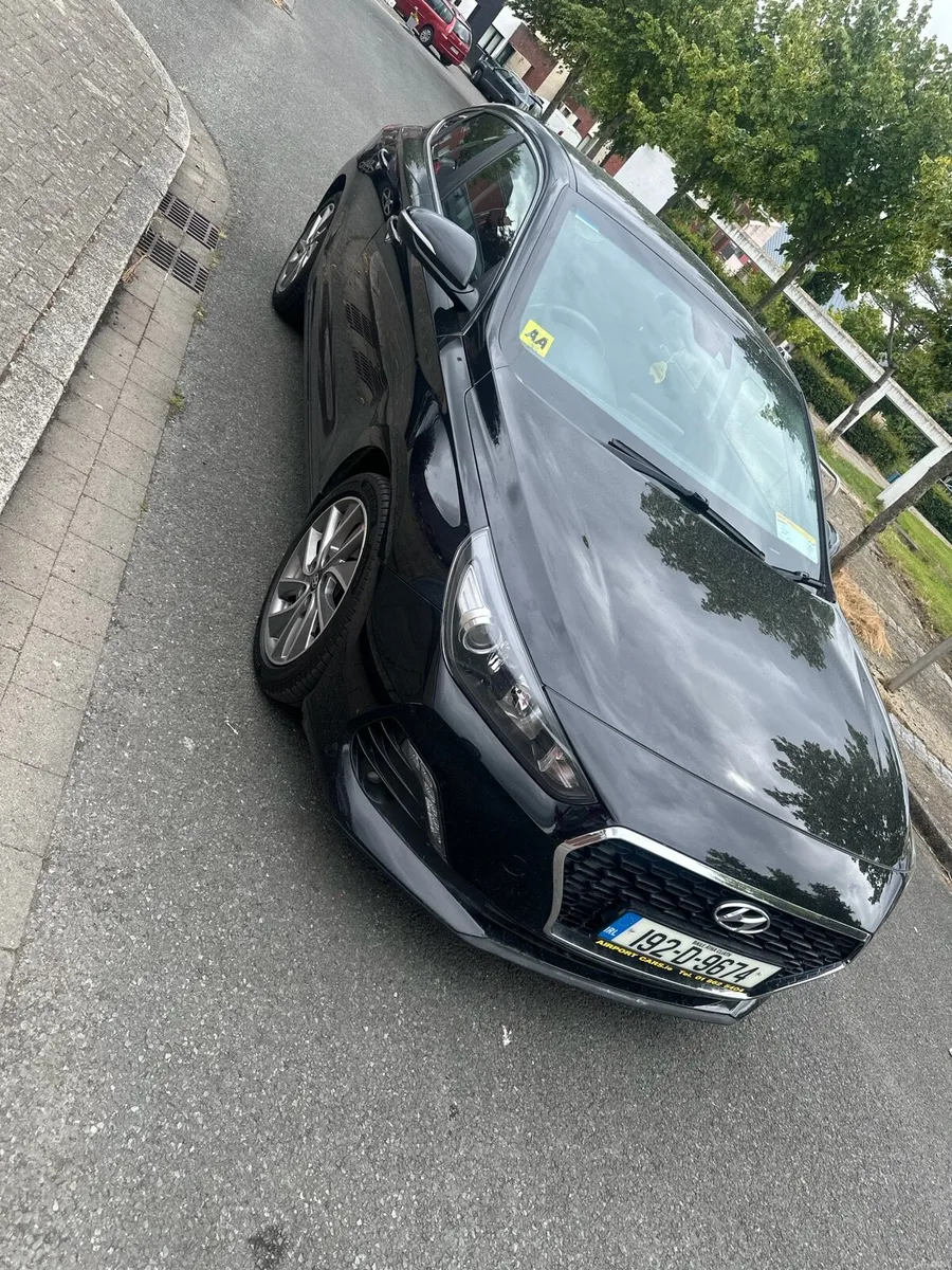 Hyundai i30 fastback - Image 1