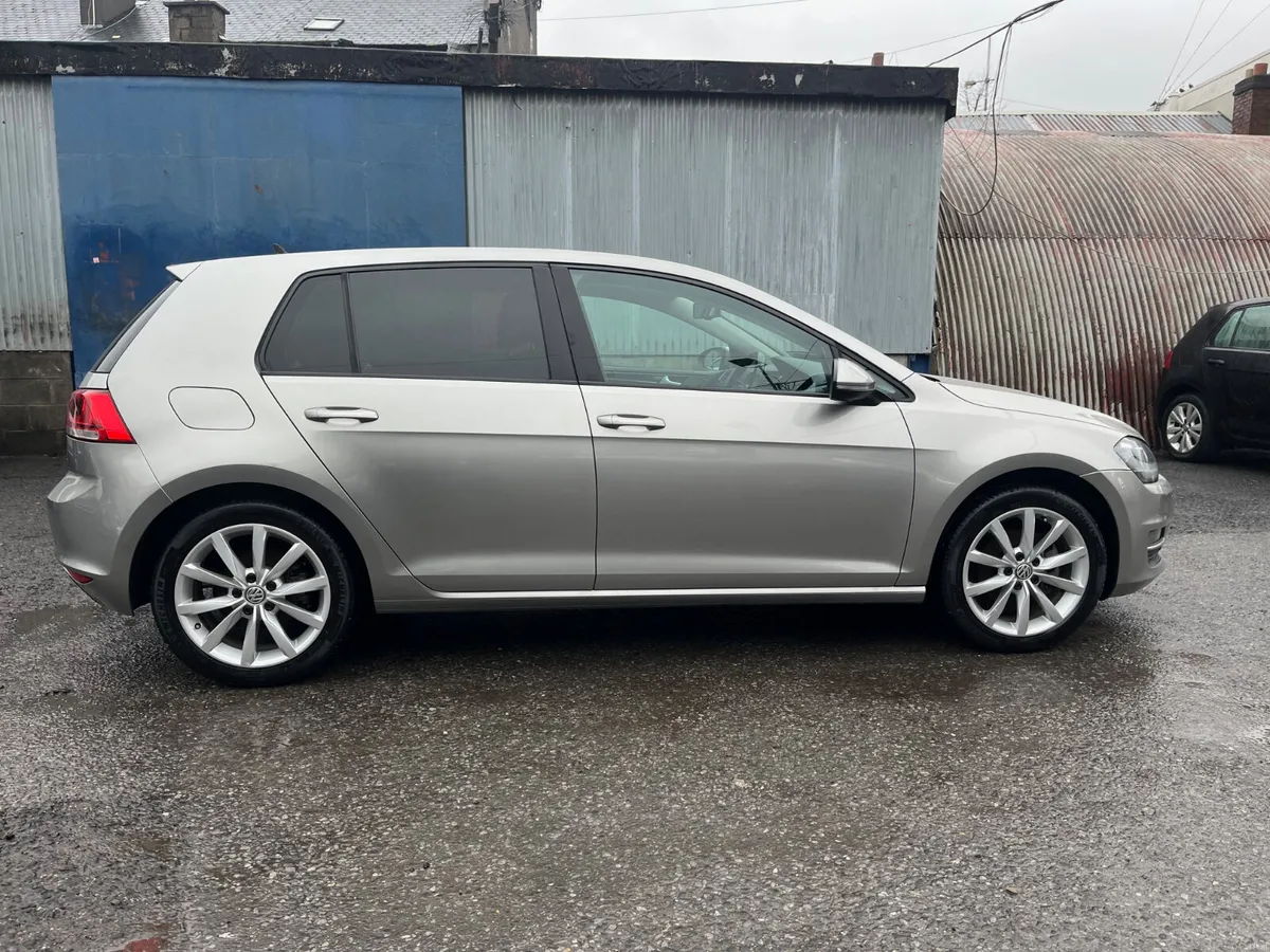 Volkswagen Golf 2015HIGHLINE, LOW MILEAGE - Image 2