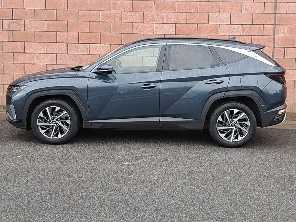 Hyundai Tucson Executive Plus Model 1.6 Diesel. - Image 3