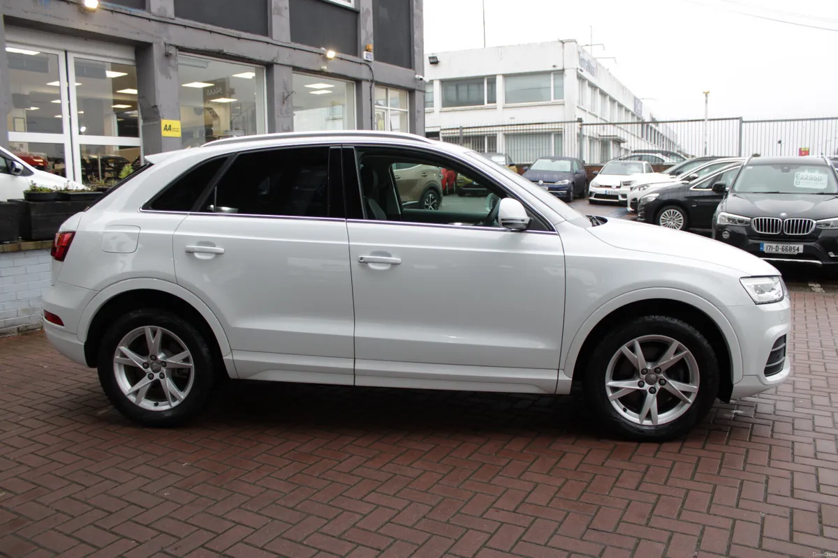 1.4TFSI SPORTLINE 5DR ESTATE AUTO // FULL BLACK LE - Image 3