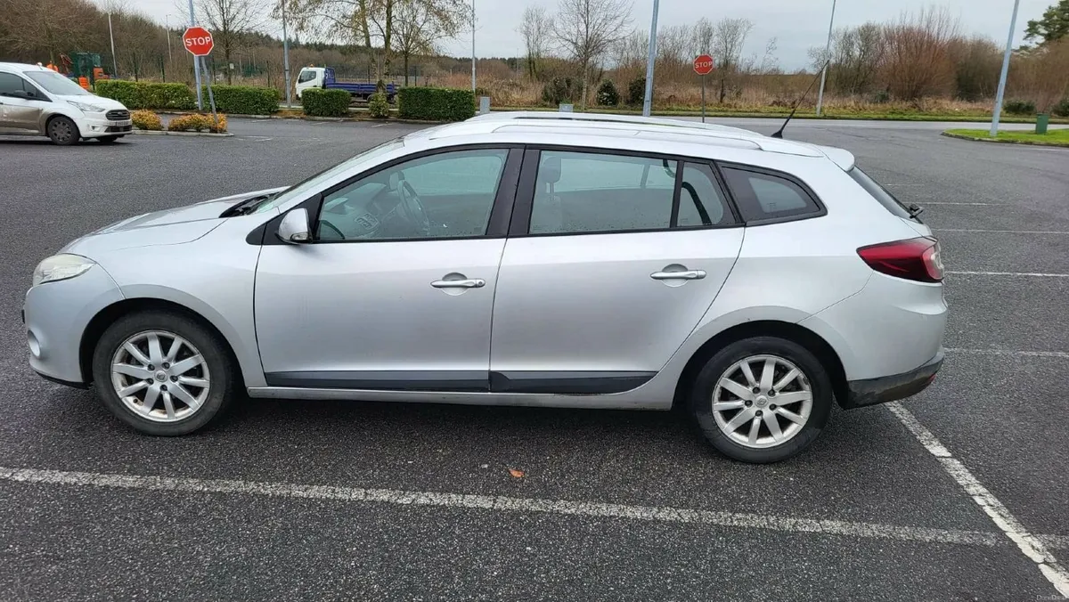 Renault Megane 2011 with TAX and NCT till 07/26 - Image 3