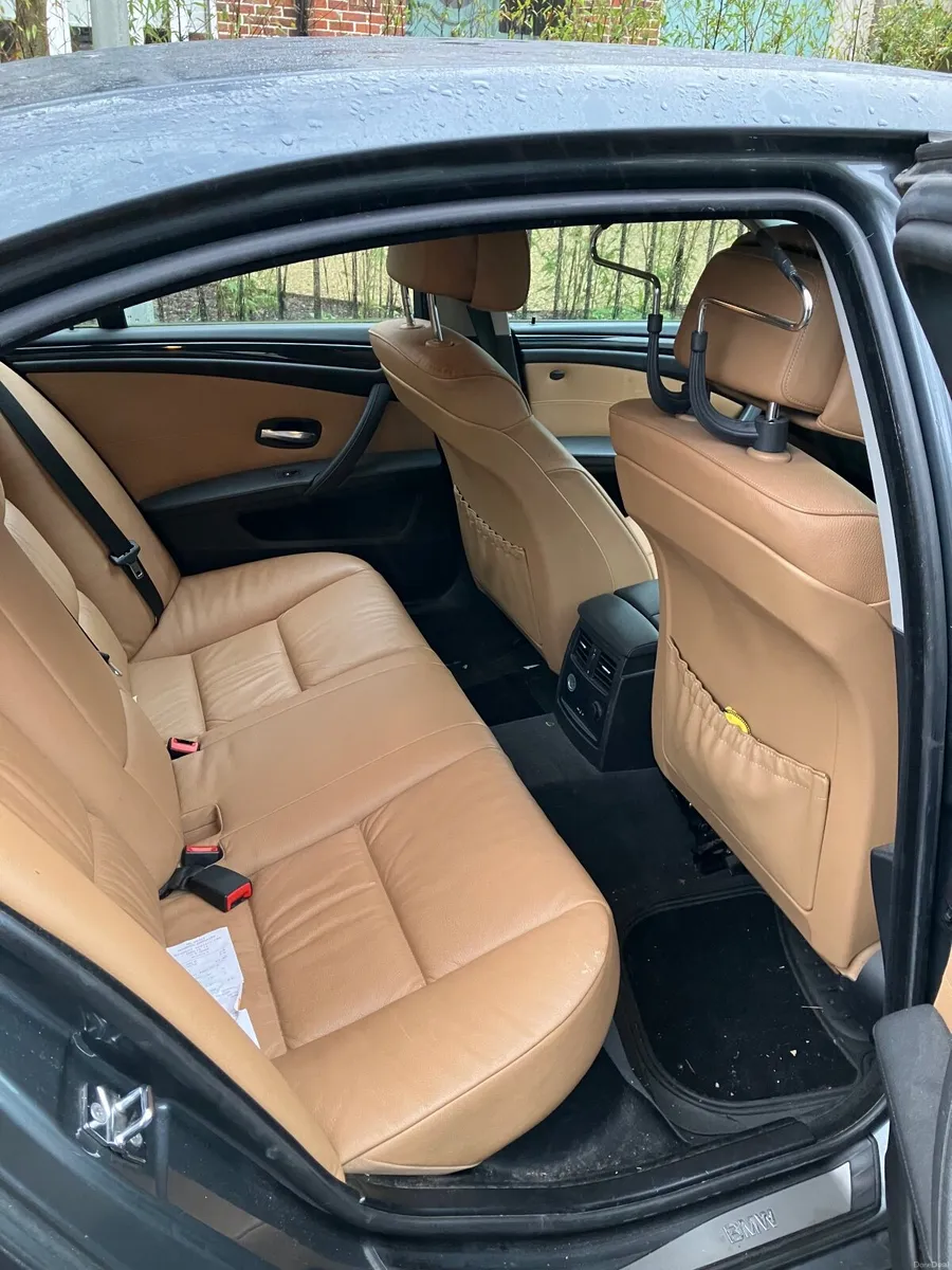 BMW 5-Series 2008 - Image 2