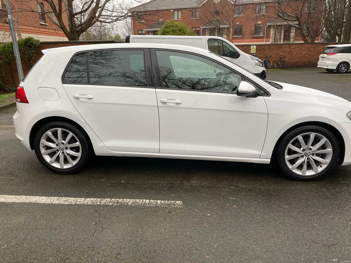 Volkswagen Golf 1.2 TSI Manual - Image 3