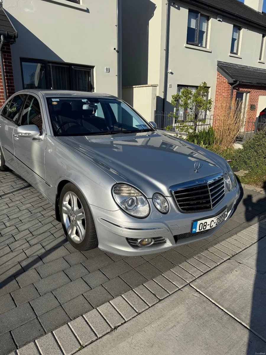 Mercedes-Benz E-Class 2008 - Image 1