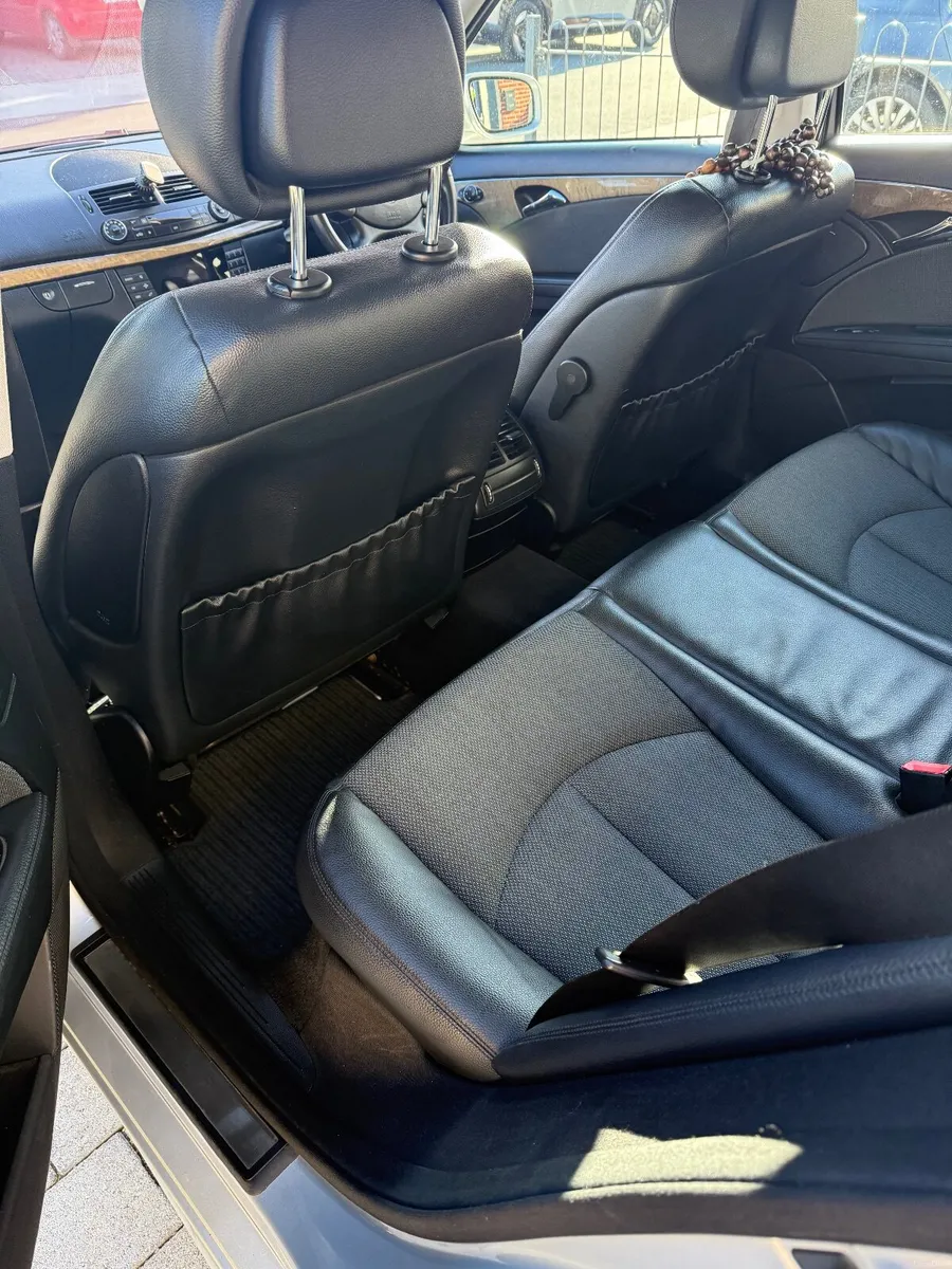 Mercedes-Benz E-Class 2008 - Image 4