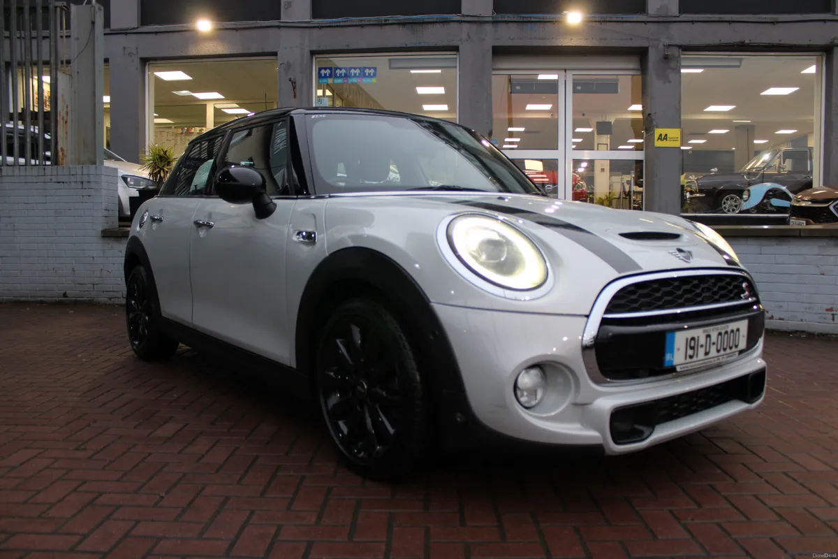2.0SD COOPER EDITION 5DR HATCHBACK AUTO // AS NEW - Image 1