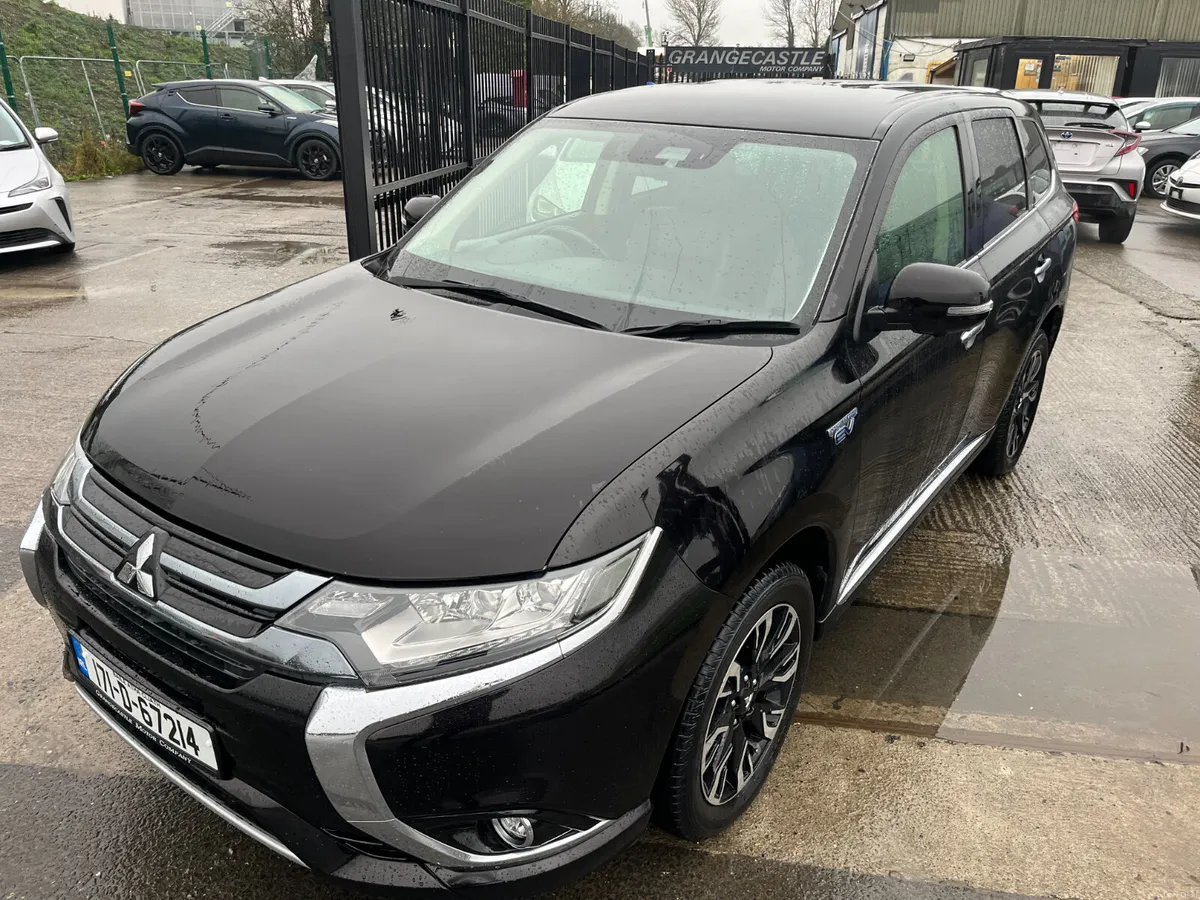 MITSUBISHI OUTLANDER 2017, 2.0 PHEV AUTO LOW KMS - Image 3