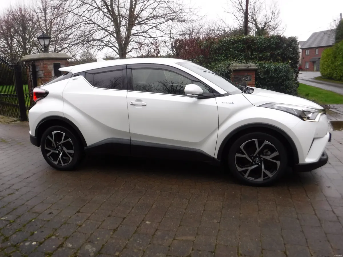 TOYOTA CHR 1.8 AUTO HYBRID LOW MILES HIGH SPEC - Image 2