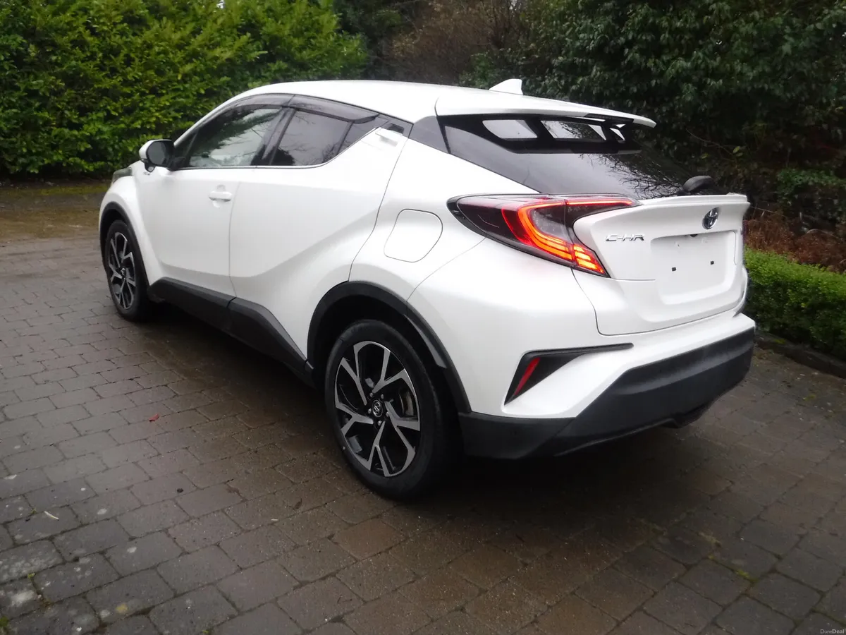 TOYOTA CHR 1.8 AUTO HYBRID LOW MILES HIGH SPEC - Image 4