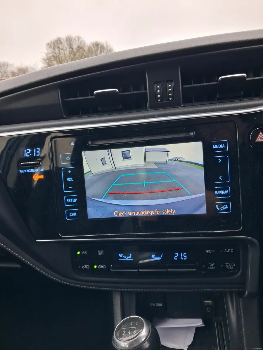 Toyota Auris 2017 - Image 3